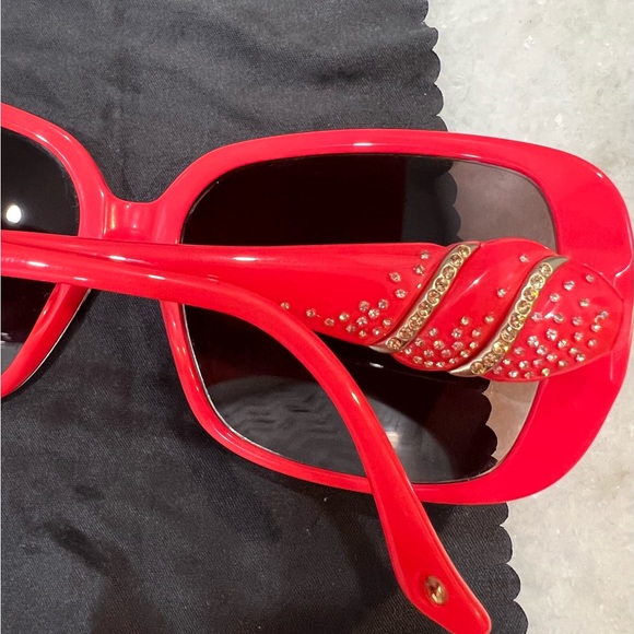 Judith Leiber Sunglasses! Amazing Barbie pink. She’ll crystals on the temples main image 8